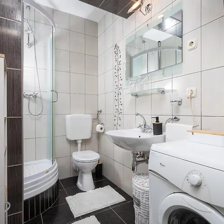 Kleri Apartament *